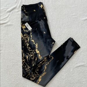 Old Navy Active Black and Gold Leggings, Size L TALL